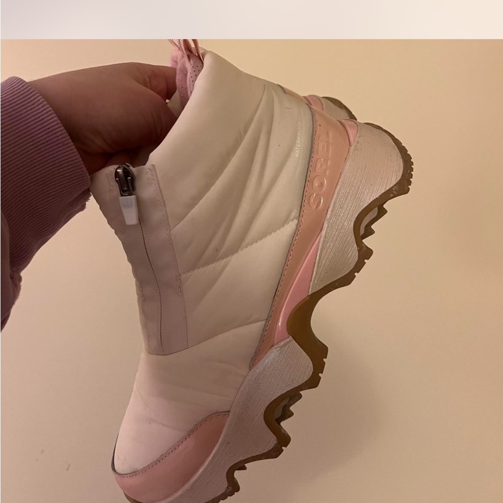 Stylish White and Pink Women's Shoes